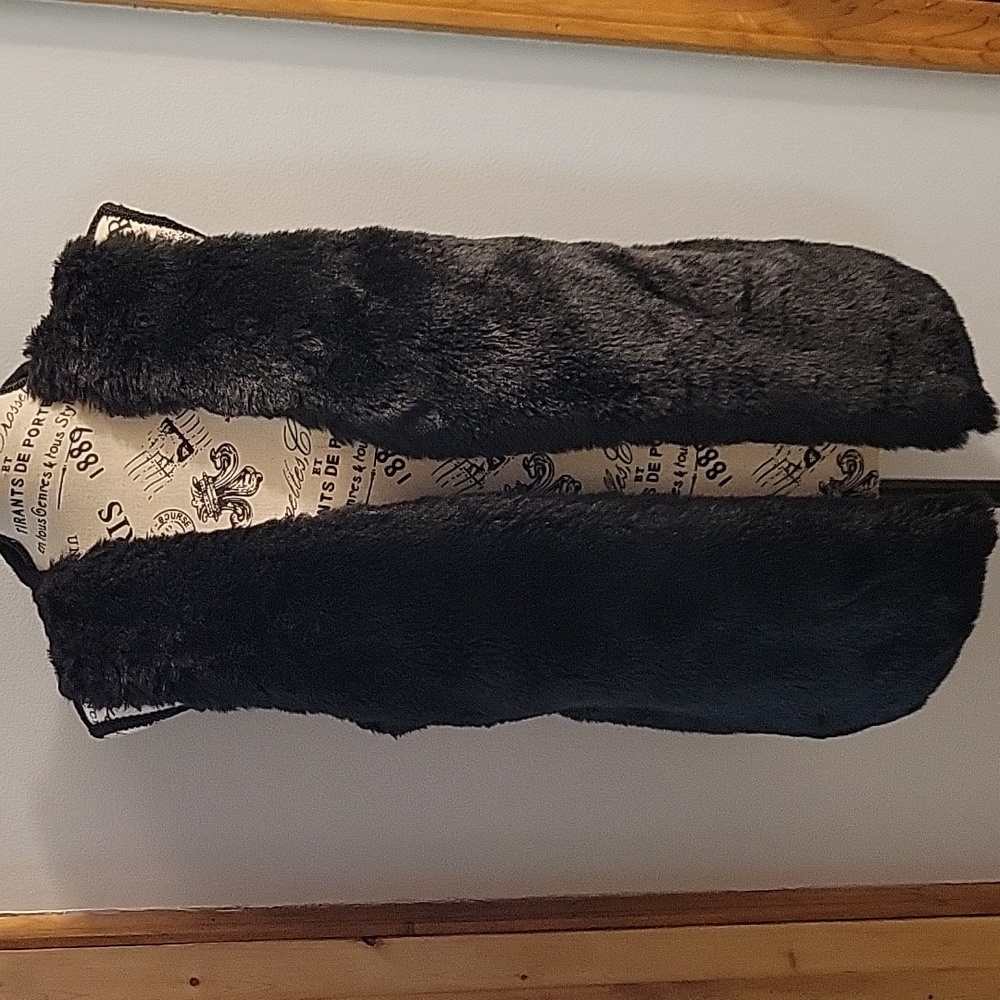 FAUX FUR VEST